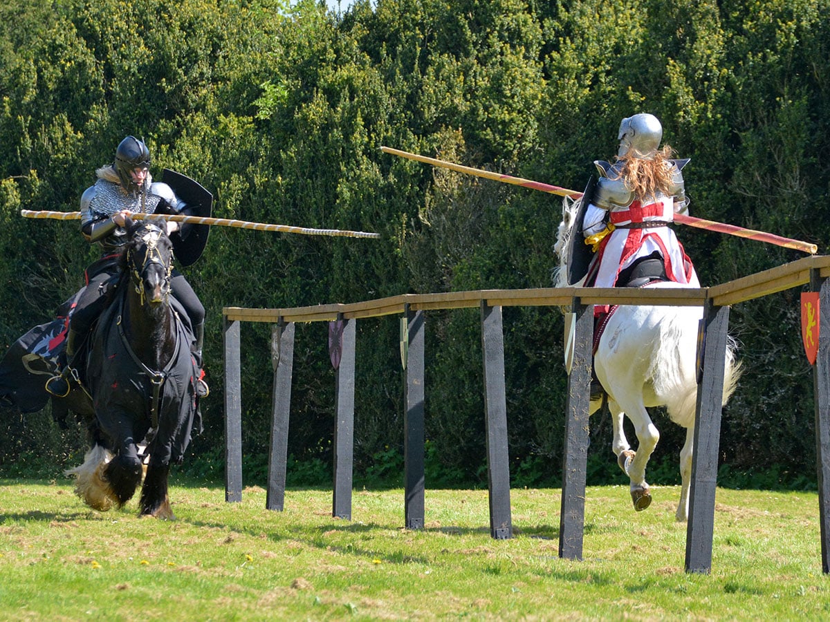 Two knights jousting
